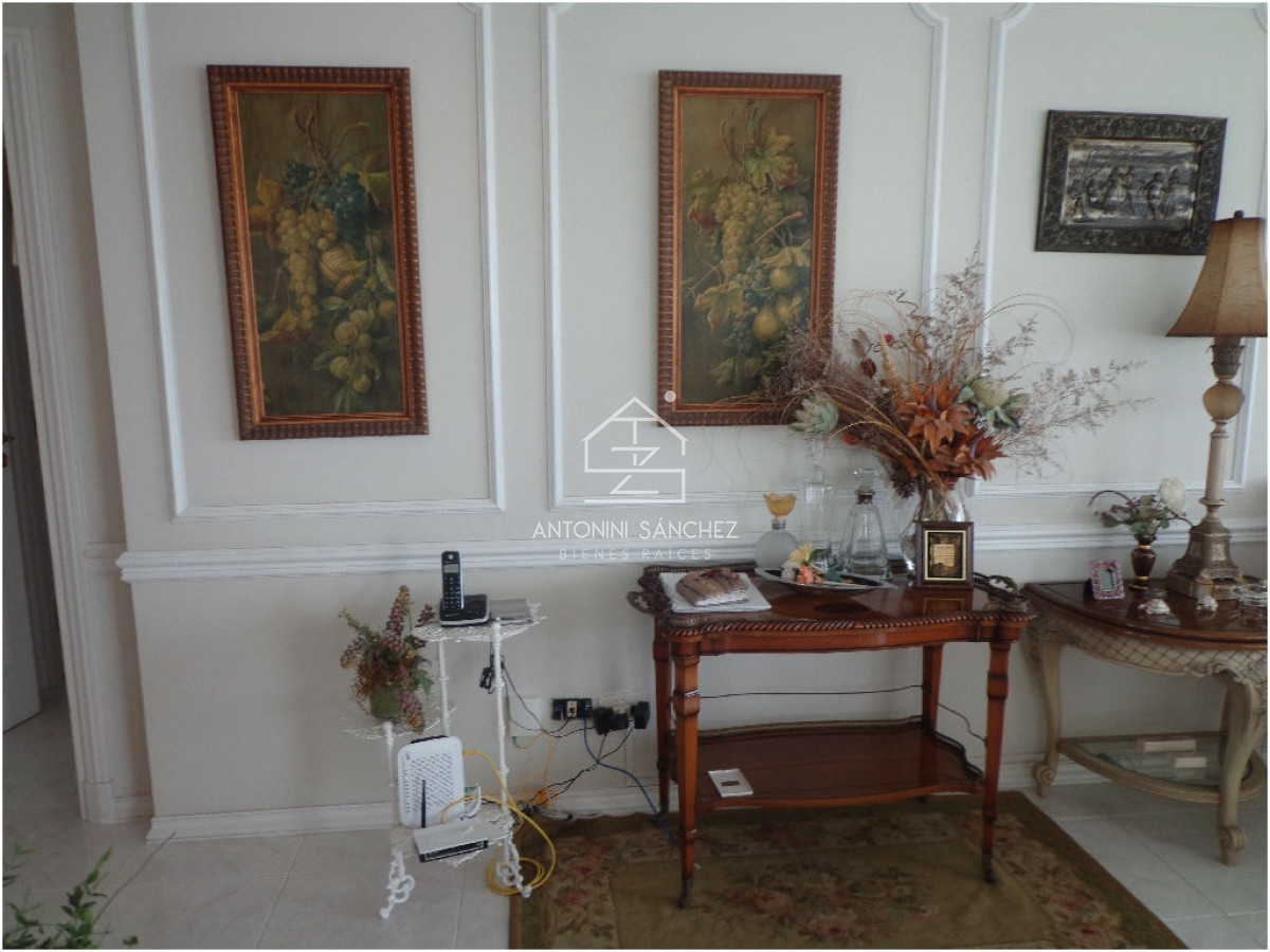 Apartamento ID.2857 - Apartamento en Venta de 3 dormitorios en Punta del este , Playa Mansa , Vista al mar , Edificio Coral