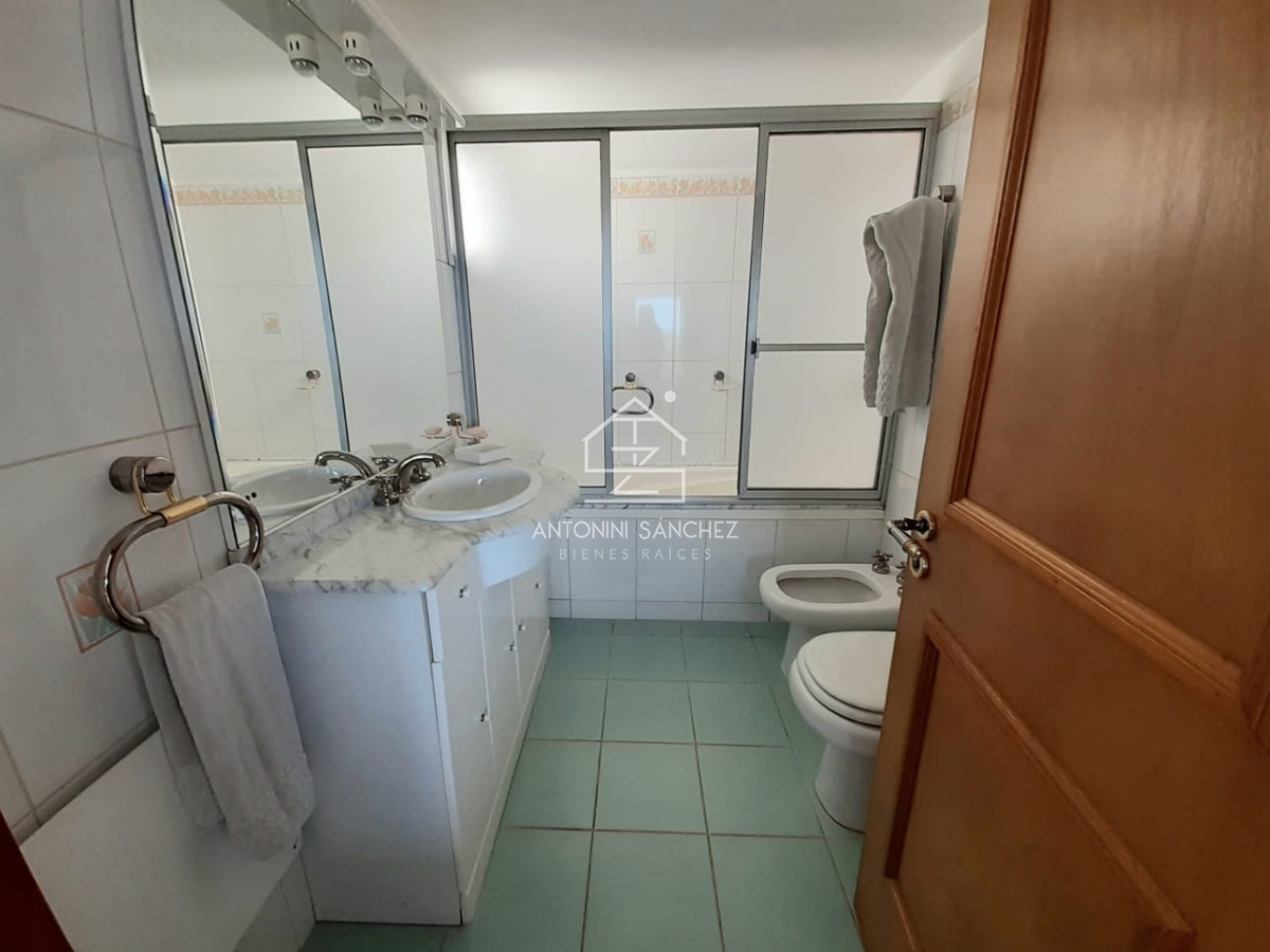 Apartamento ID.1278 - Sobre rambla, categoría y comodidad.