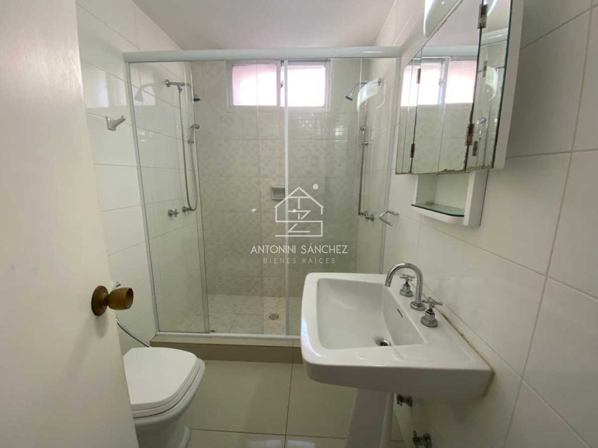 Apartamento ID.1110 - Sobre calle 20 y a pasos de todo!!