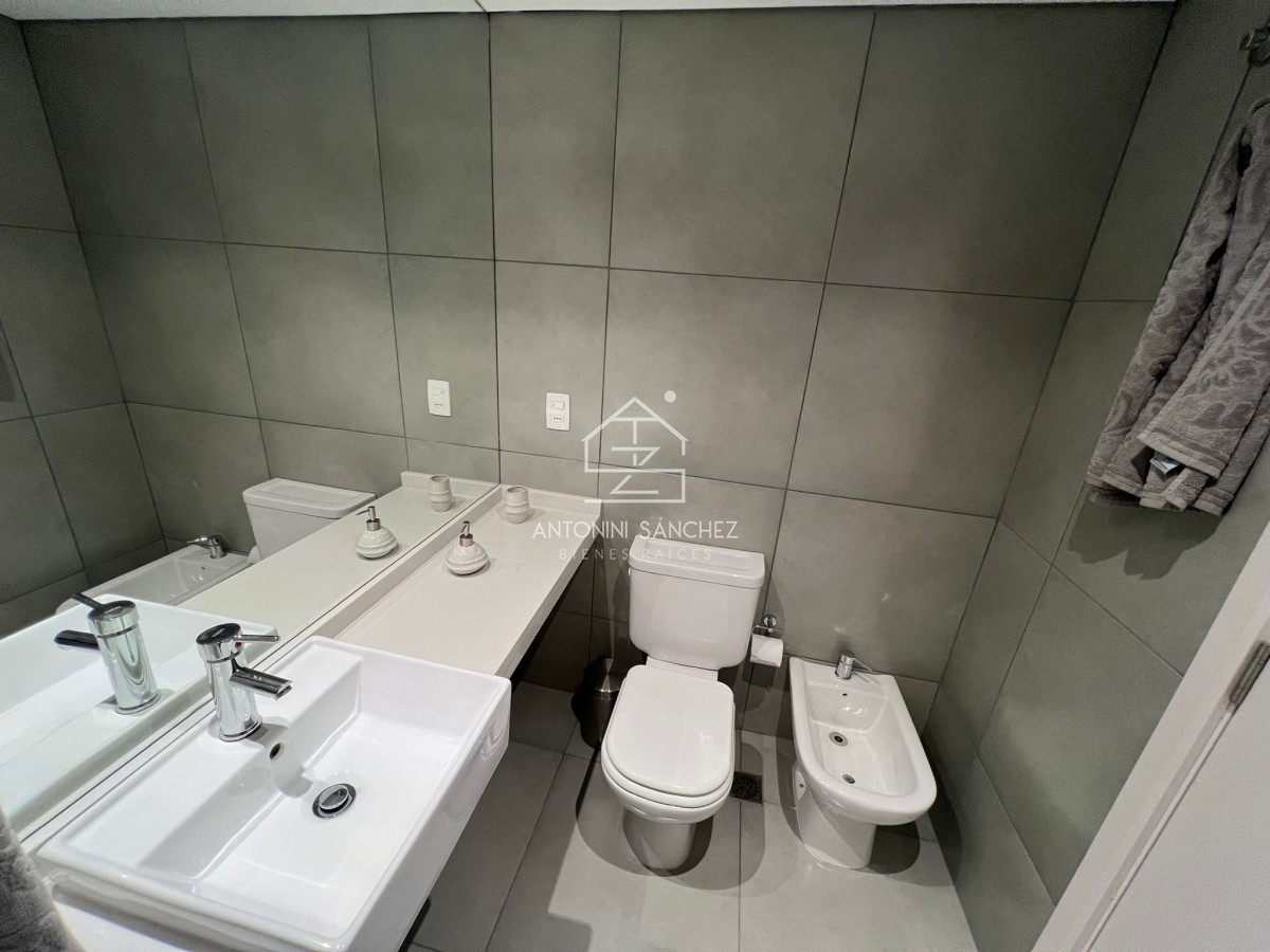 Apartamento ID.3105 - Apartamento en Venta de 2 dormitorios en Punta del este , Playa Brava , Siglo Sol 