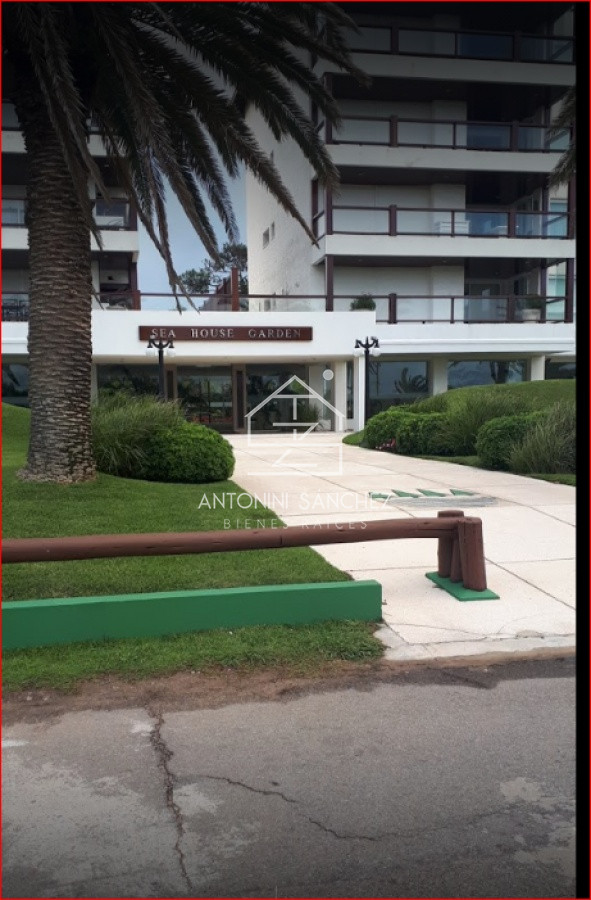 Apartamento ID.1278 - Sobre rambla, categoría y comodidad.