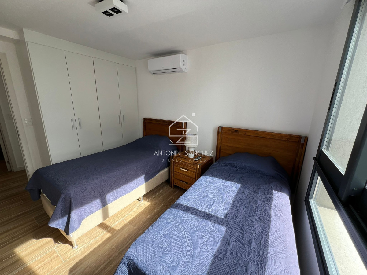 Apartamento ID.3105 - Apartamento en Venta de 2 dormitorios en Punta del este , Playa Brava , Siglo Sol 