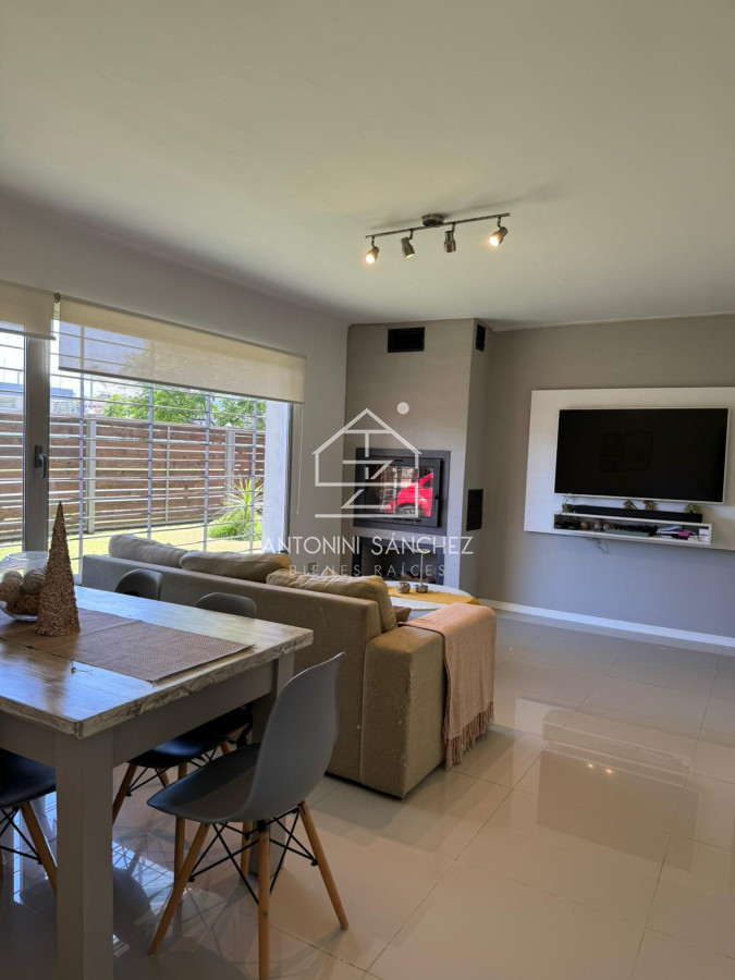 Casa ID.1158 - Mansa a metros del mar