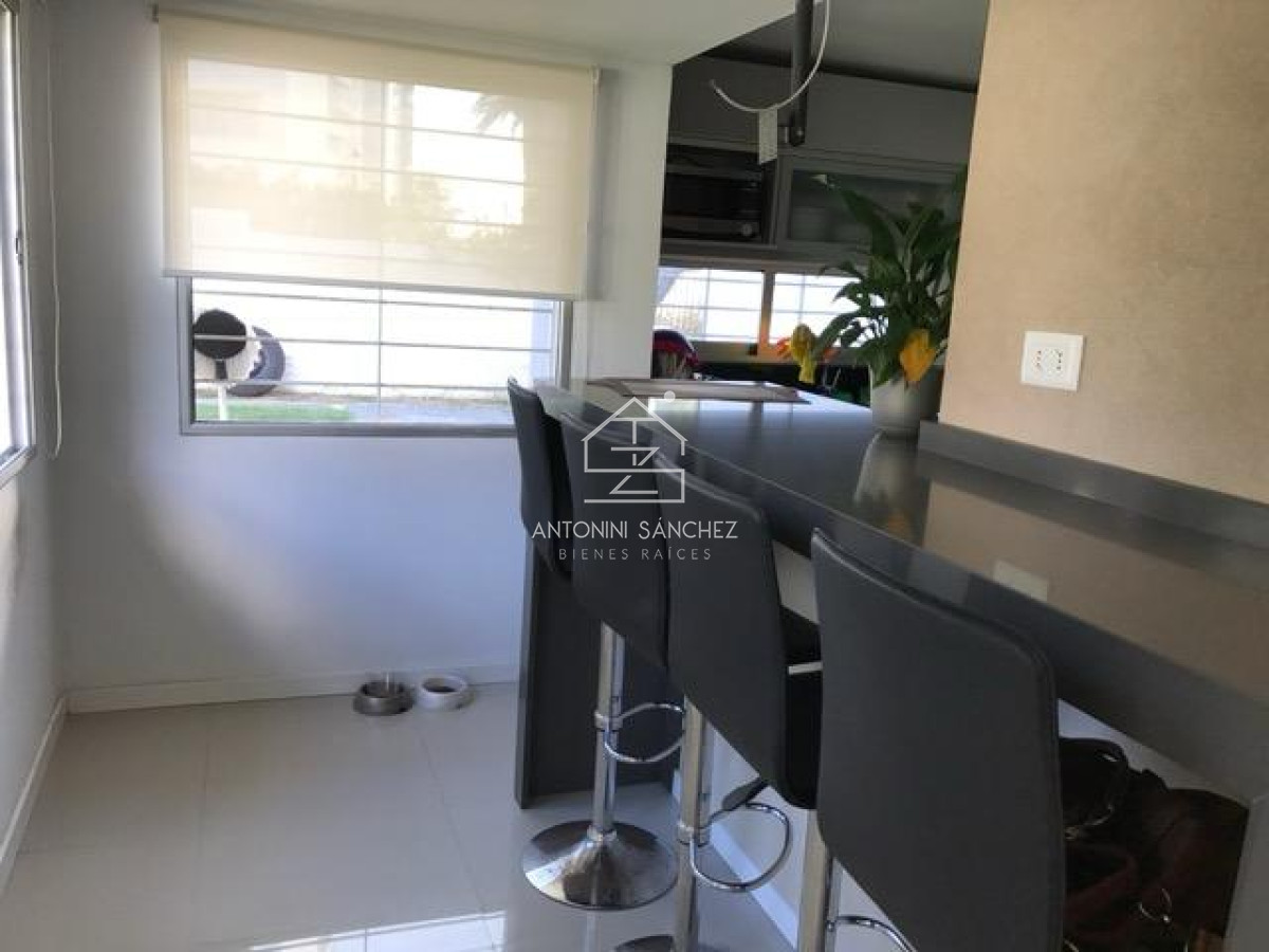 Casa ID.1158 - Mansa a metros del mar