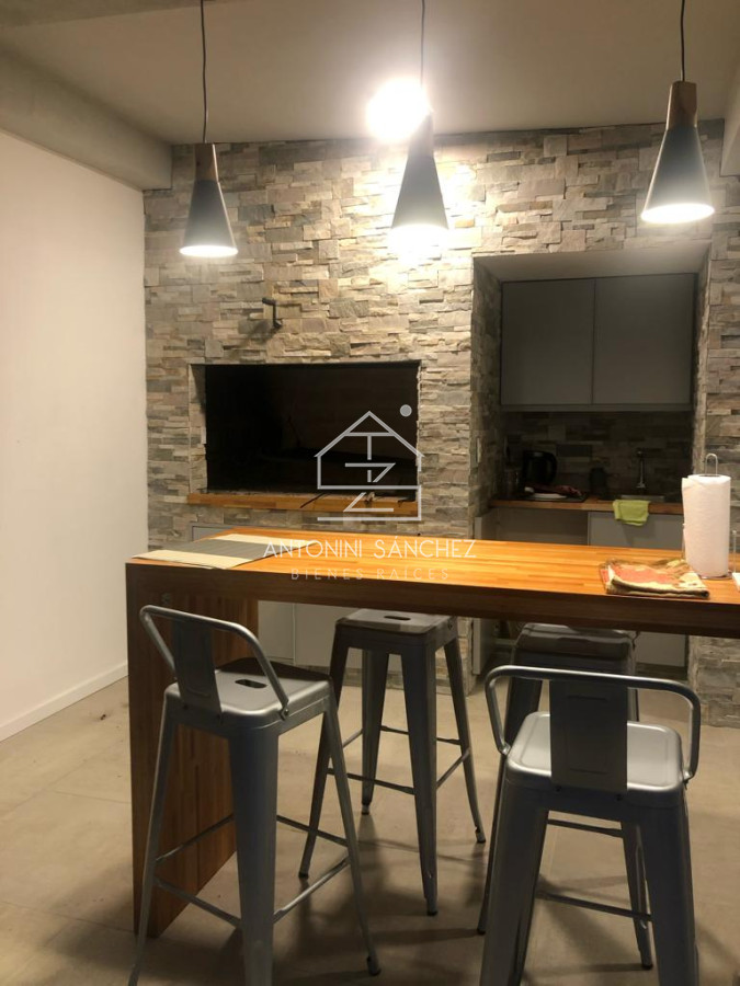 Casa ID.1158 - Mansa a metros del mar