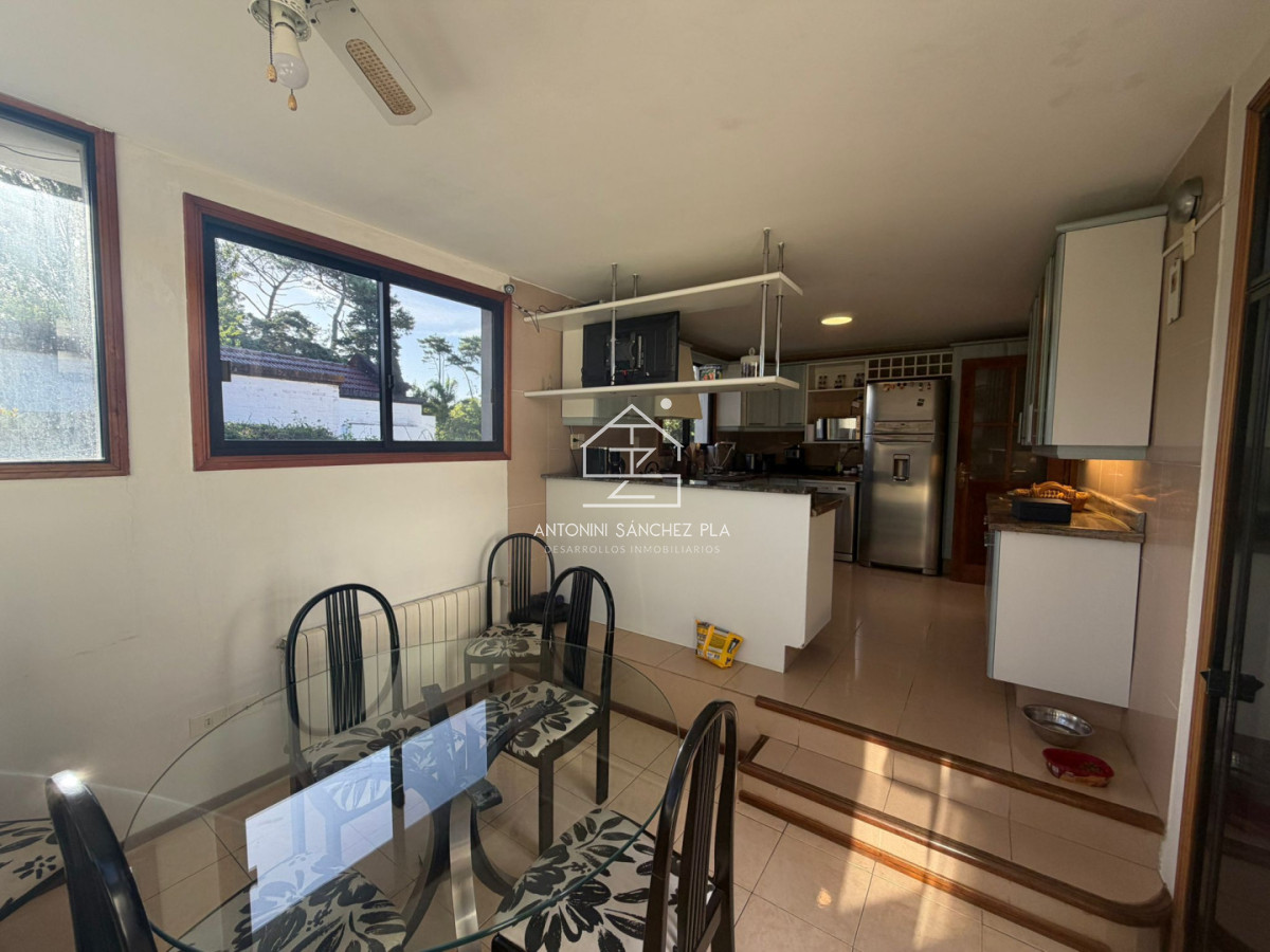 Casa ID.4048 - Casa en Alquiler anual Punta del este 3 dormitorios San Rafael , Parrillero , Piscina 