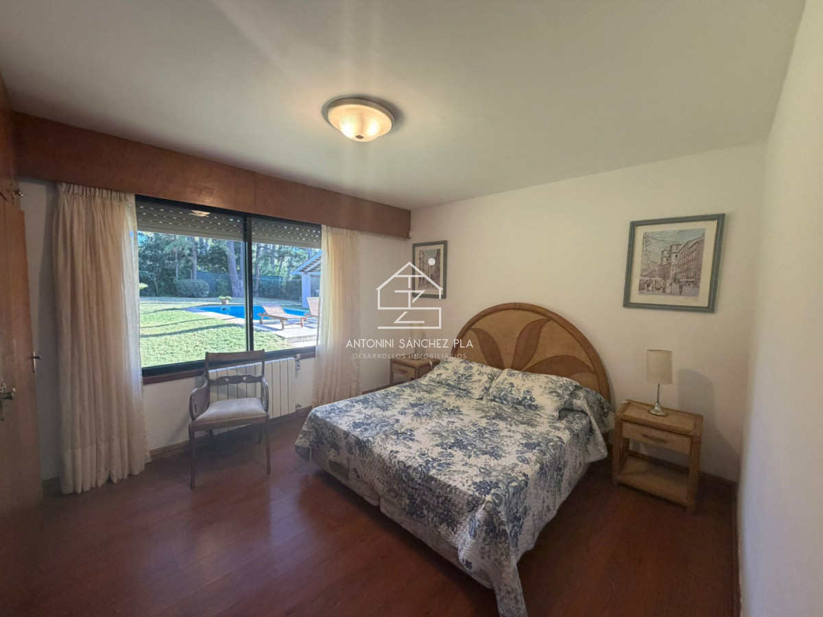 Casa ID.4048 - Casa en Alquiler anual Punta del este 3 dormitorios San Rafael , Parrillero , Piscina 