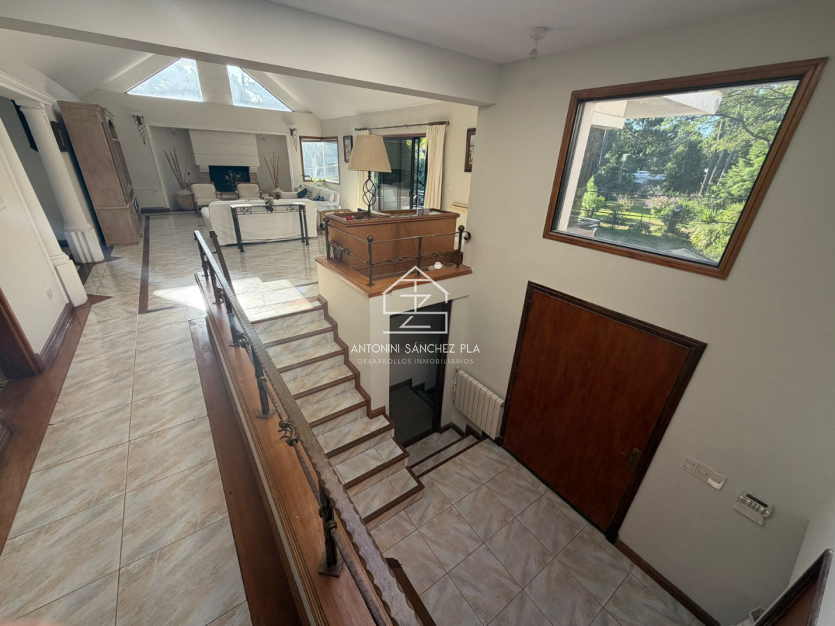 Casa ID.4048 - Casa en Alquiler anual Punta del este 3 dormitorios San Rafael , Parrillero , Piscina 