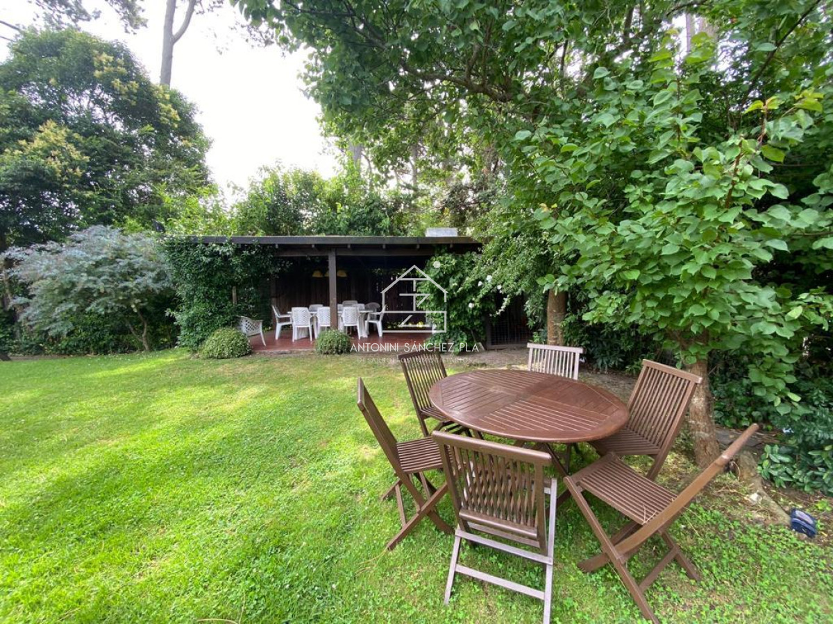 Casa ID.3969 - Casa en Venta de 5 dormitorios en Punta del este , Lugano , Playa brava 