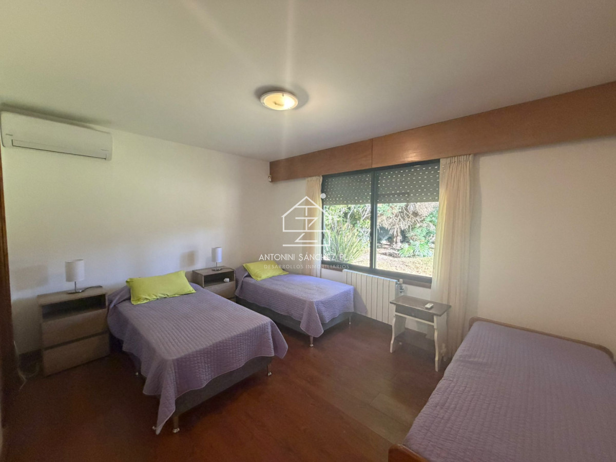 Casa ID.4048 - Casa en Alquiler anual Punta del este 3 dormitorios San Rafael , Parrillero , Piscina 