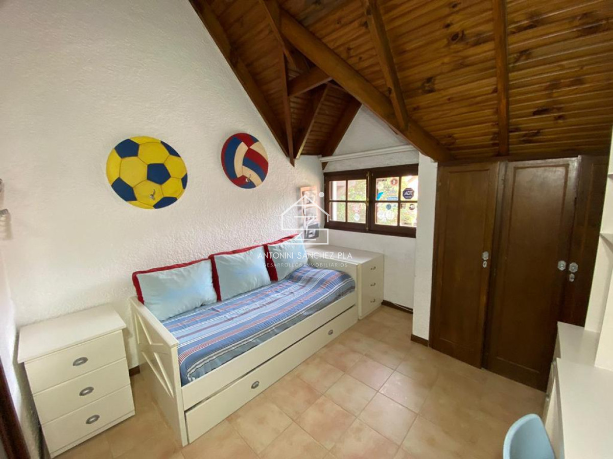 Casa ID.3969 - Casa en Venta de 5 dormitorios en Punta del este , Lugano , Playa brava 