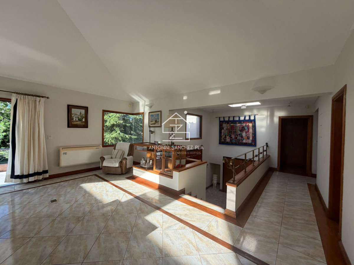 Casa ID.4048 - Casa en Alquiler anual Punta del este 3 dormitorios San Rafael , Parrillero , Piscina 