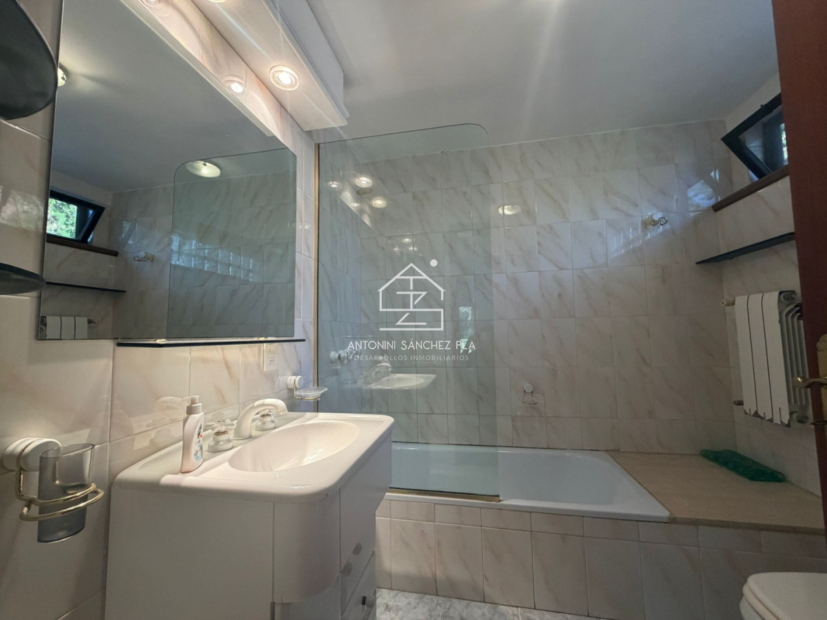 Casa ID.4048 - Casa en Alquiler anual Punta del este 3 dormitorios San Rafael , Parrillero , Piscina 