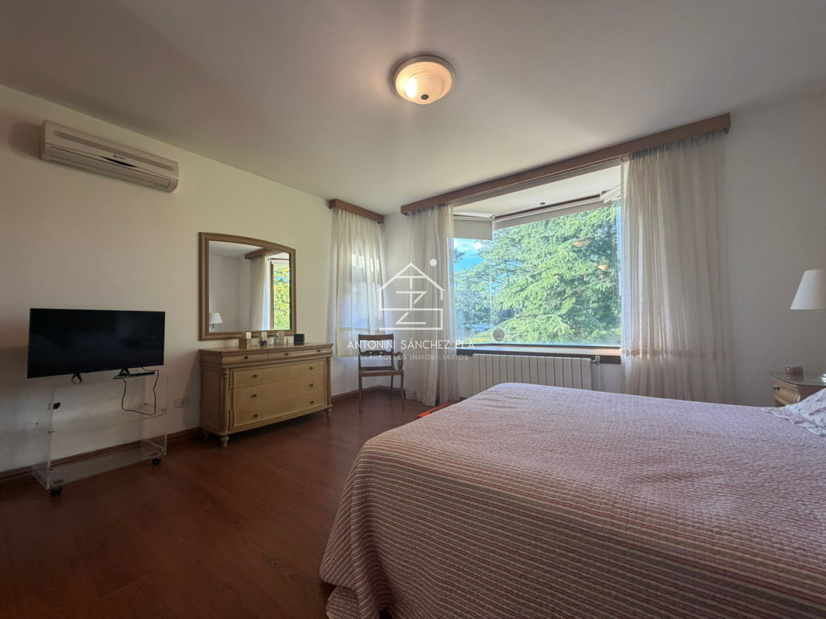 Casa ID.4048 - Casa en Alquiler anual Punta del este 3 dormitorios San Rafael , Parrillero , Piscina 