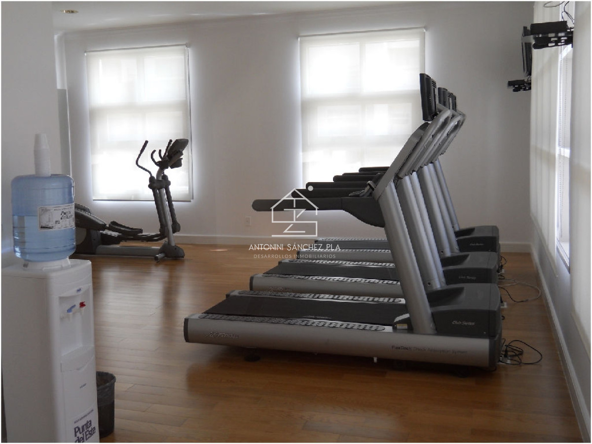 Apartamento ID.4550 - Apartamento en venta de 3 dormitorios en Punta del este , Torre Imperiale , Playa Brava 