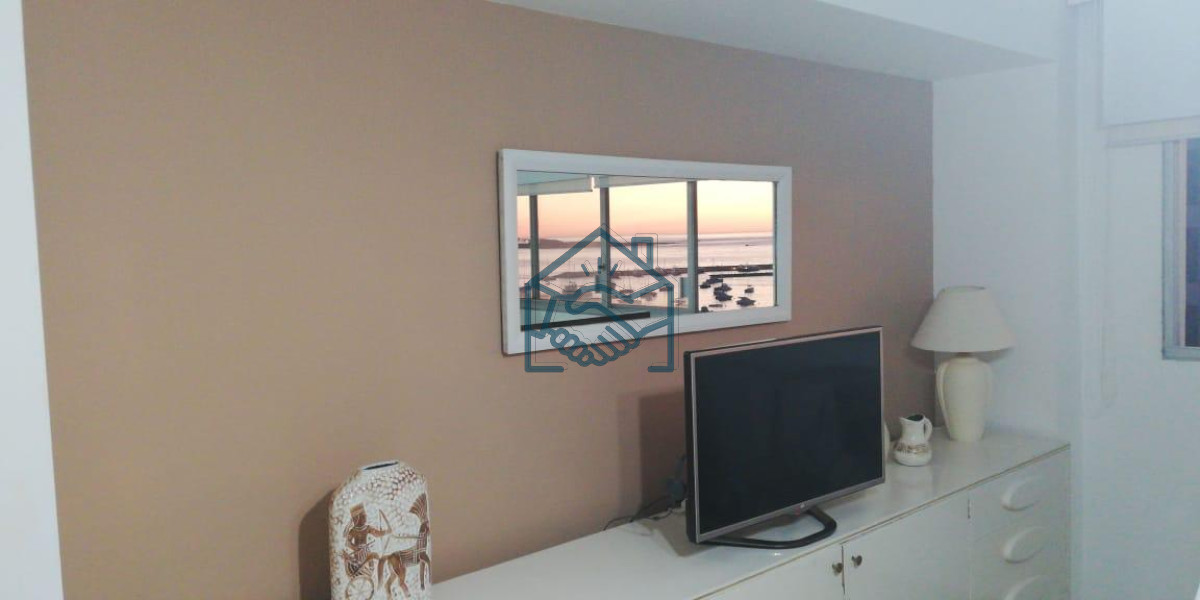 Apartamento ID.1283/Piso-alto-con-vista-al-puerto - Piso alto con vista al puerto