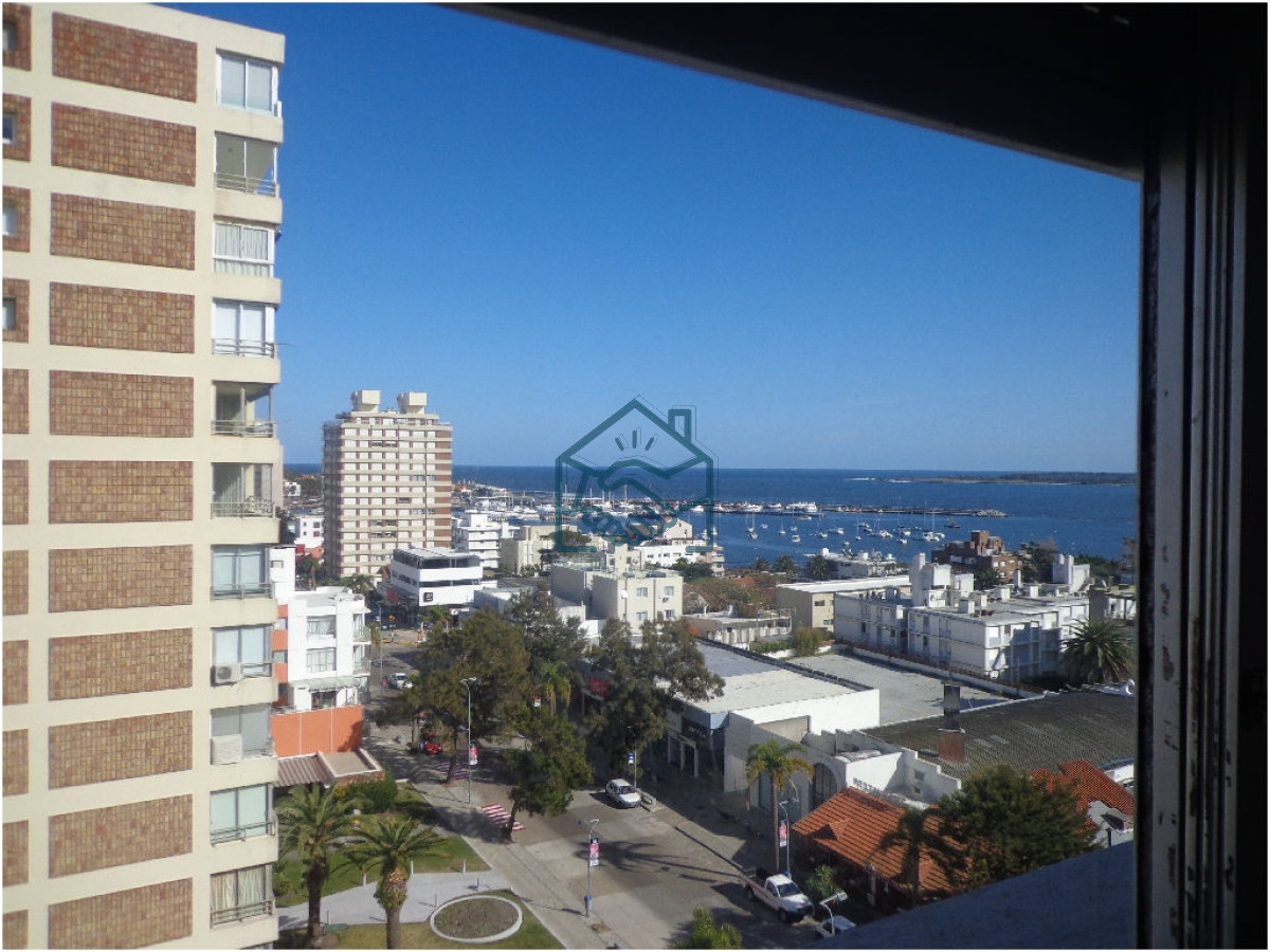 Apartamento ID.1283/Piso-alto-con-vista-al-puerto - Piso alto con vista al puerto