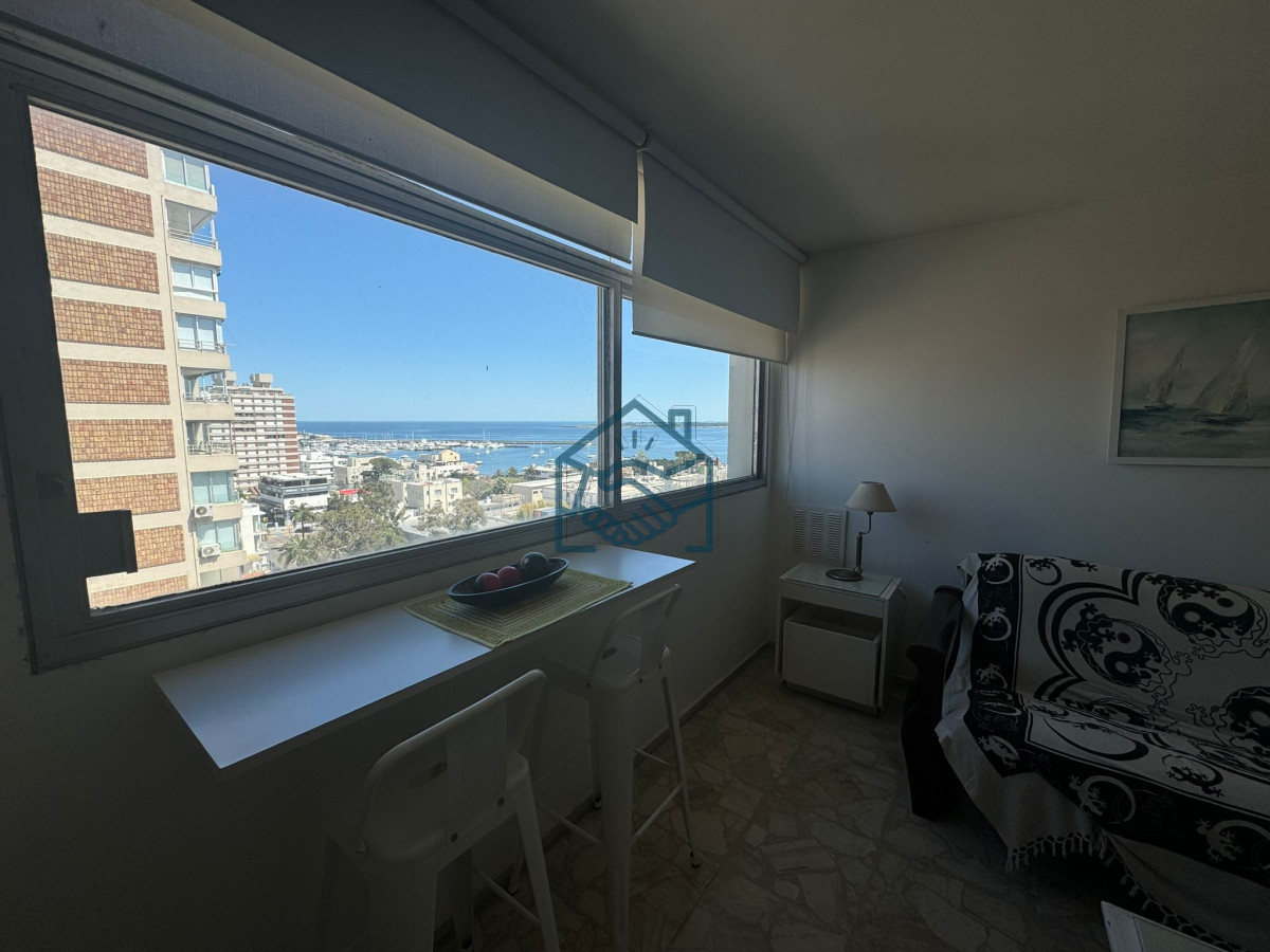 Apartamento ID.1283/Piso-alto-con-vista-al-puerto - Piso alto con vista al puerto