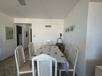Apartamento ID.1283/Piso-alto-con-vista-al-puerto - Piso alto con vista al puerto