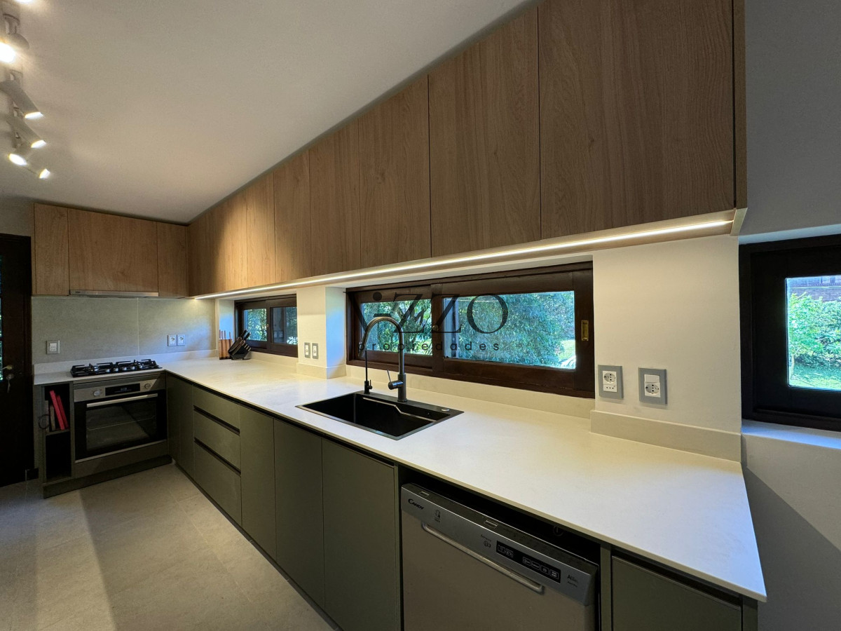 Casa ID.560/ESPECTACULAR-CASA-EN-LUGANO-5-DORMITORIOS-4-BAÑOS- - ESPECTACULAR CASA EN LUGANO 5 DORMITORIOS 4 BAÑOS 