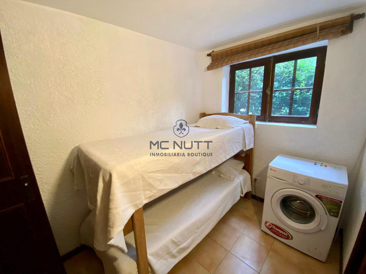 Casa ID.545/ - ESPECTACULAR CASA EN LUGANO 5 DORMITORIOS 4 BAÑOS 