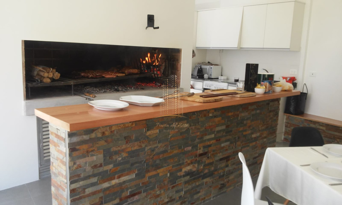 Apartamento ID.563 - Apartamento en alquiler temporal, playa mansa, Punta del Este