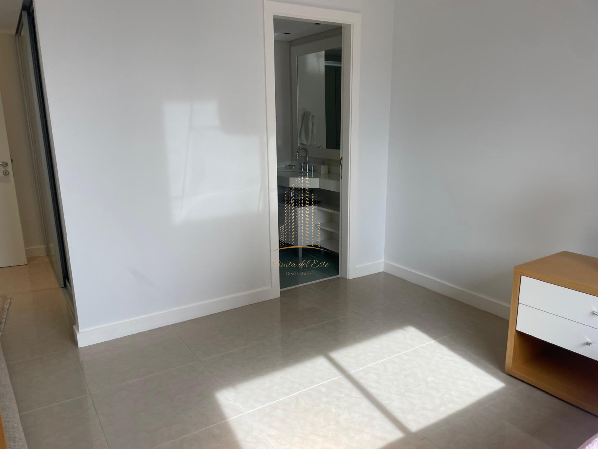 Apartamento ID.544 - Apartamento en venta frente al mar en Punta del Este playa mansa