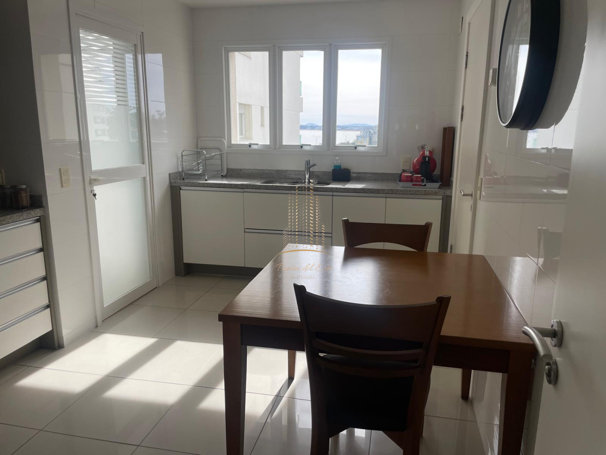 Apartamento ID.544 - Apartamento en venta frente al mar en Punta del Este playa mansa