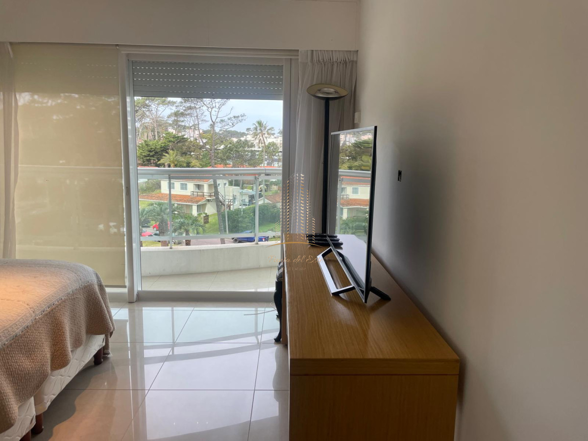 Apartamento ID.544 - Apartamento en venta frente al mar en Punta del Este playa mansa