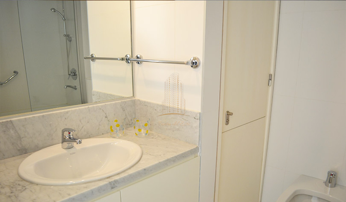 Apartamento ID.570 - Alta gama sobre rambla de playa brava.