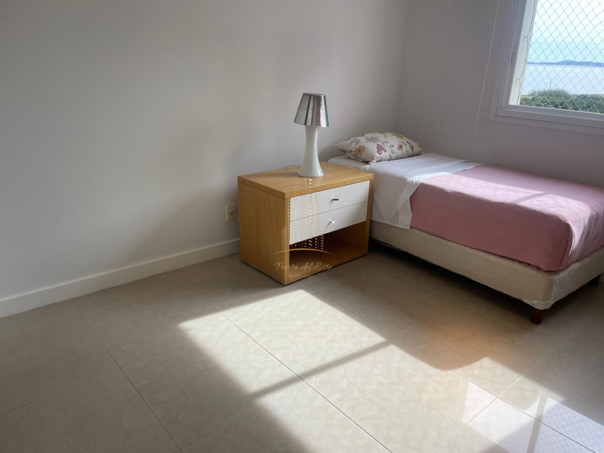 Apartamento ID.544 - Apartamento en venta frente al mar en Punta del Este playa mansa