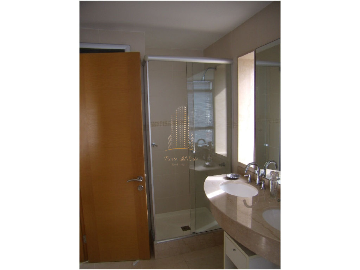 Apartamento ID.564 - Apartamento en alquiler temporal, Playa mansa Punta del Este