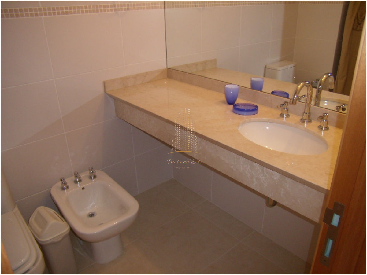Apartamento ID.564 - Apartamento en alquiler temporal, Playa mansa Punta del Este
