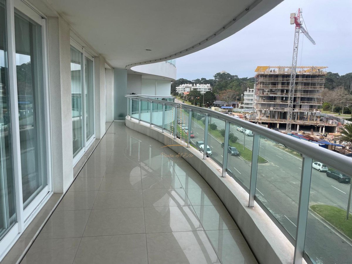 Apartamento ID.544 - Apartamento en venta frente al mar en Punta del Este playa mansa