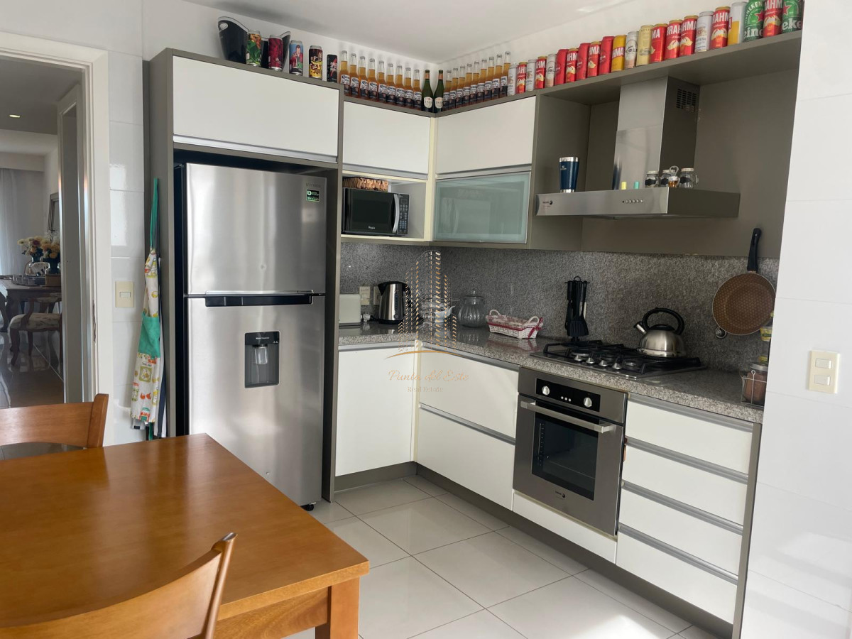Apartamento ID.544 - Apartamento en venta frente al mar en Punta del Este playa mansa