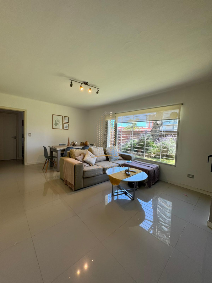 Casa ID.546 - Casa en venta en Punta del Este a metros del mar mansa