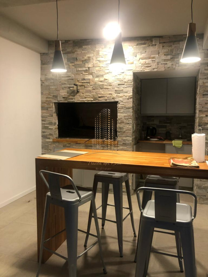 Casa ID.546 - Casa en venta en Punta del Este a metros del mar mansa