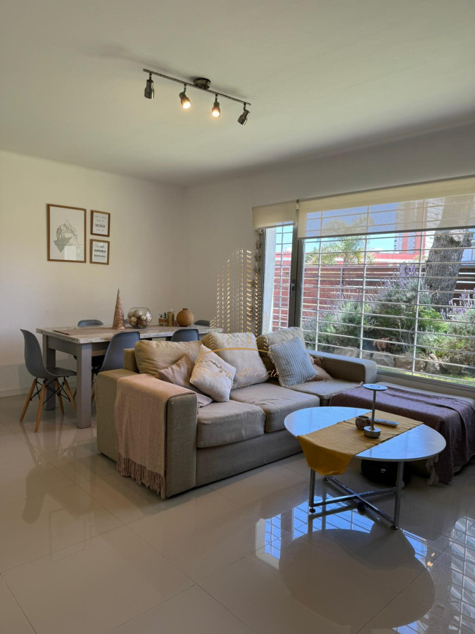 Casa ID.546 - Casa en venta en Punta del Este a metros del mar mansa