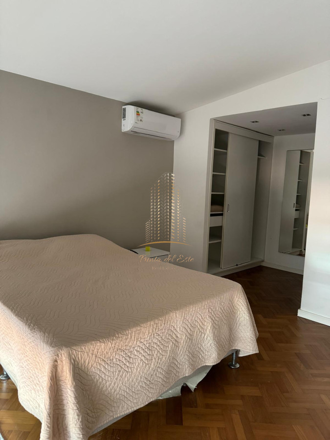 Casa ID.546 - Casa en venta en Punta del Este a metros del mar mansa