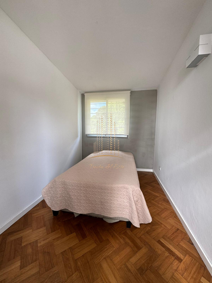 Casa ID.546 - Casa en venta en Punta del Este a metros del mar mansa