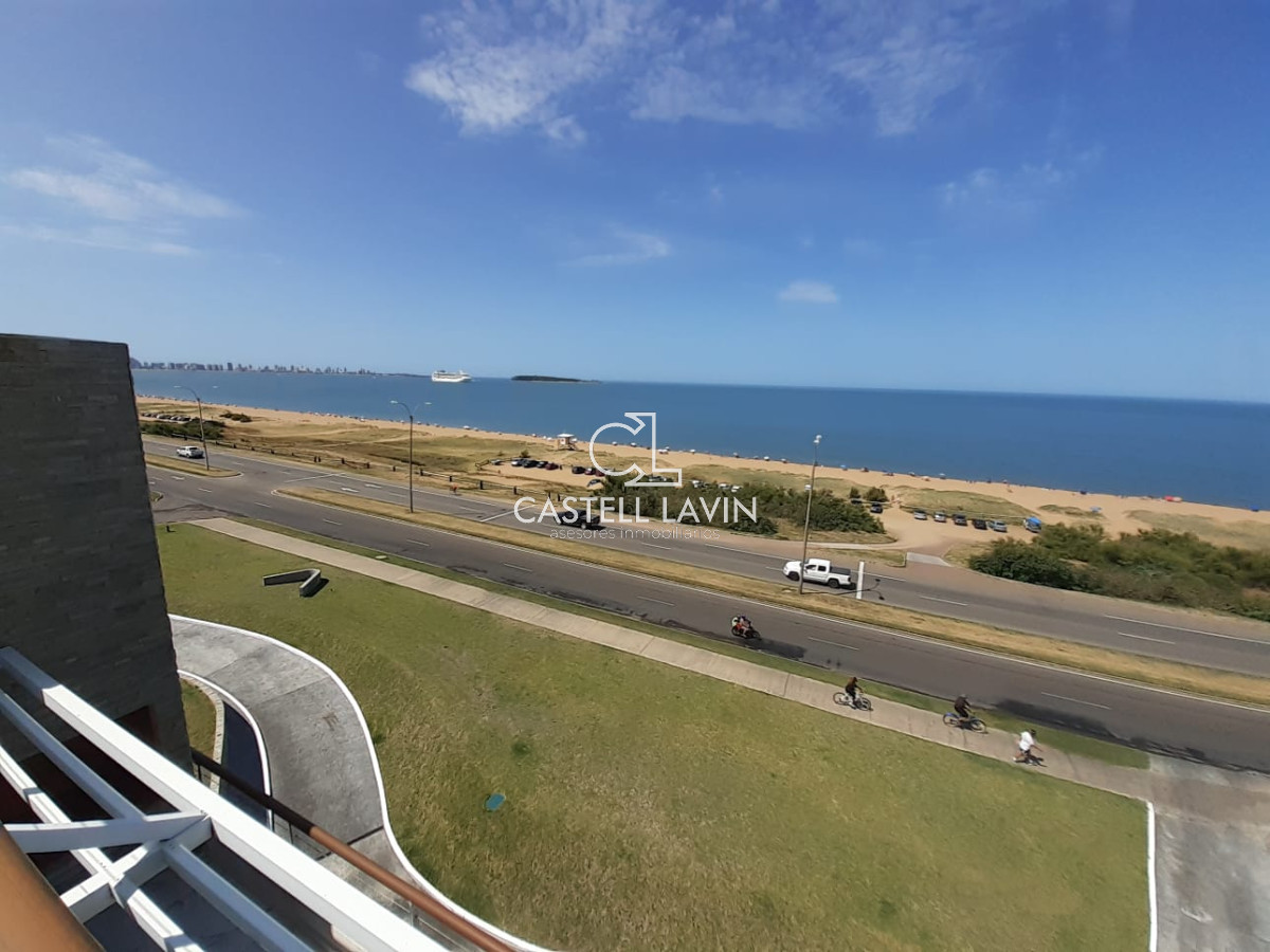 Apartamento ID.26 - Venta Apartamento 4 Dormitorios Primera Linea Playa Mansa Punta del Este