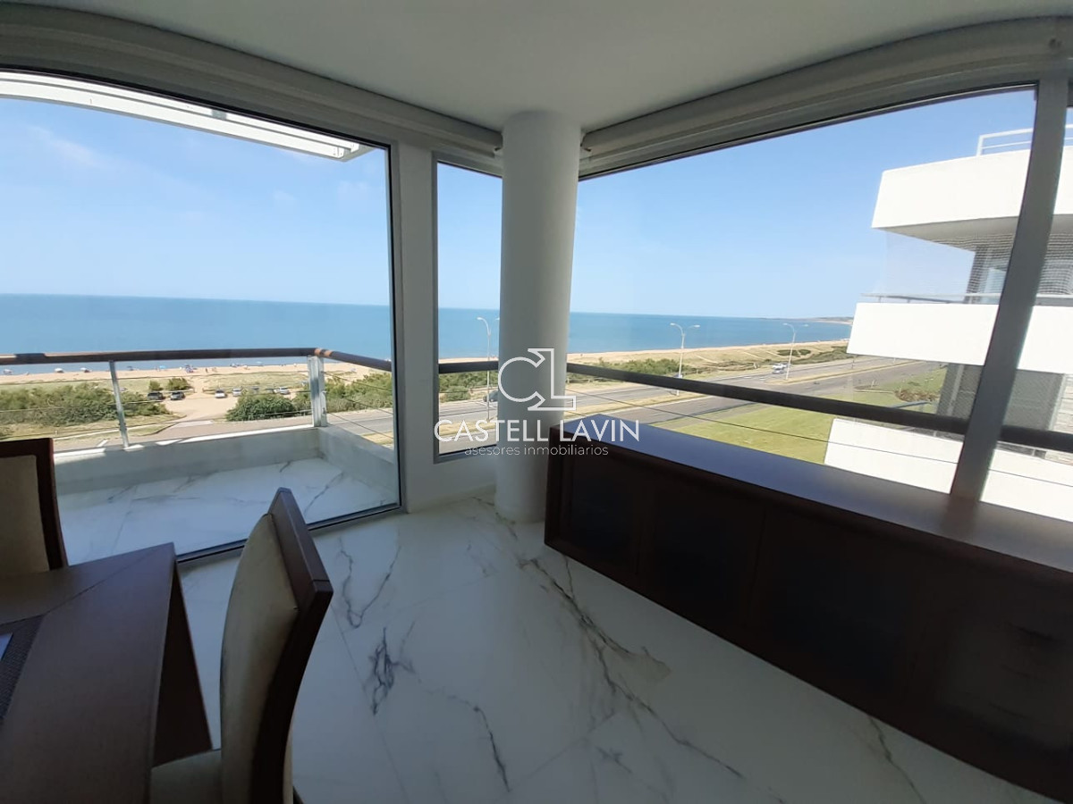 Apartamento ID.26 - Venta Apartamento 4 Dormitorios Primera Linea Playa Mansa Punta del Este
