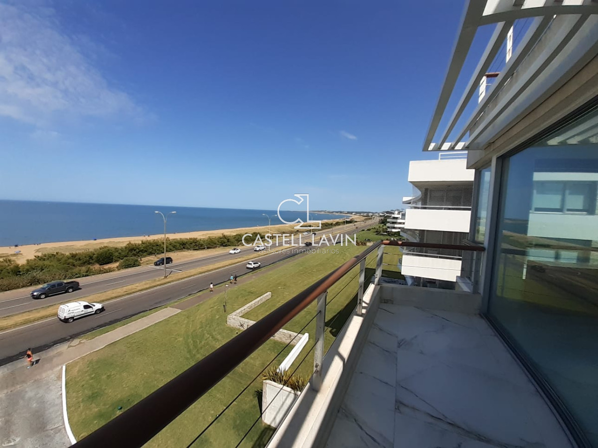 Apartamento ID.26 - Venta Apartamento 4 Dormitorios Primera Linea Playa Mansa Punta del Este