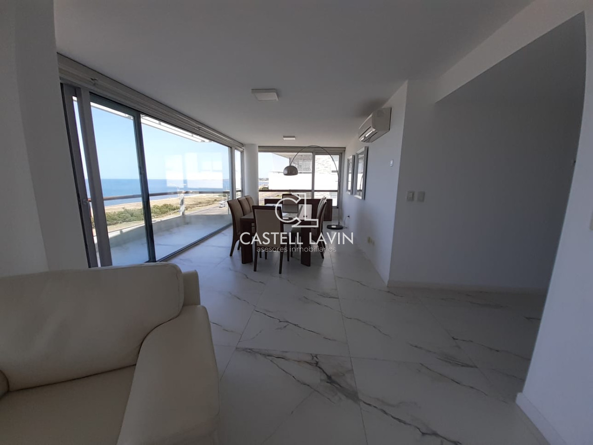 Apartamento ID.26 - Venta Apartamento 4 Dormitorios Primera Linea Playa Mansa Punta del Este