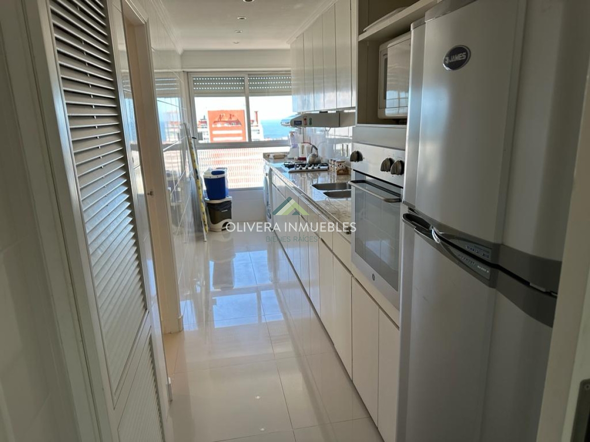 Apartamento ID.9943 - Alquiler Anual en Punta del Este Peninsula con Excente Vista 