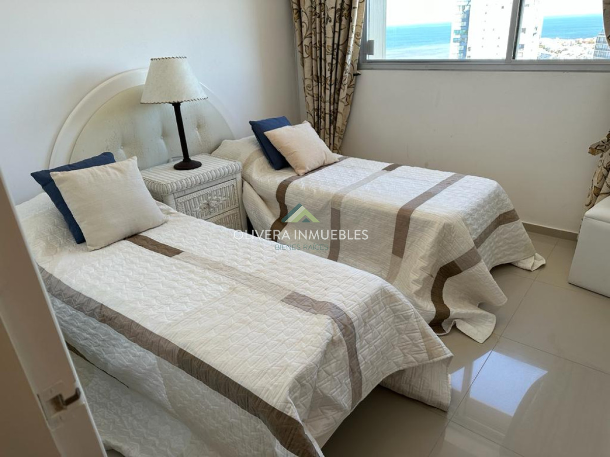 Apartamento ID.9943 - Alquiler Anual en Punta del Este Peninsula con Excente Vista 