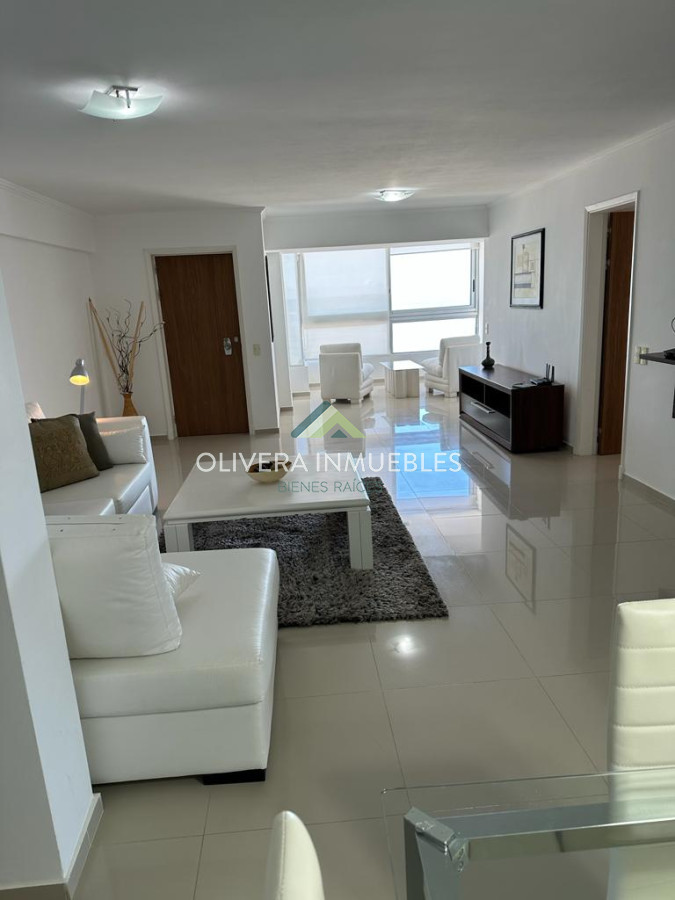 Apartamento ID.9943 - Alquiler Anual en Punta del Este Peninsula con Excente Vista 