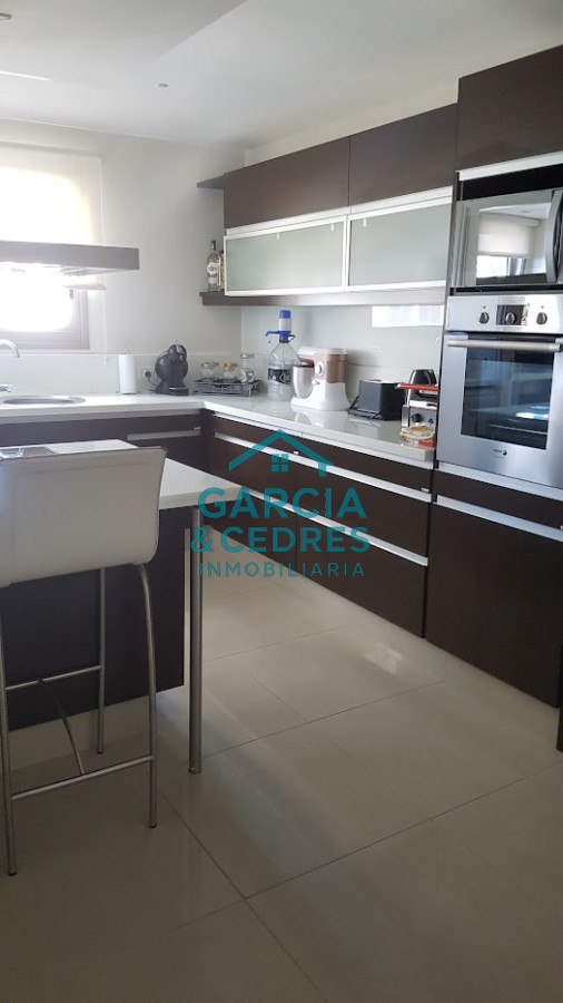 Apartamento ID.539 - Apartamento de 4 dormitorios en Torre Imperiale, Playa brava 
