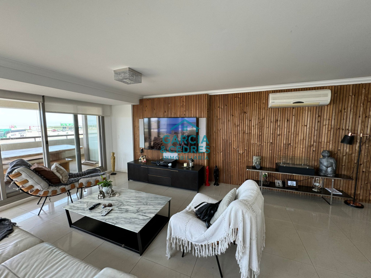 Apartamento ID.539 - Apartamento de 4 dormitorios en Torre Imperiale, Playa brava 