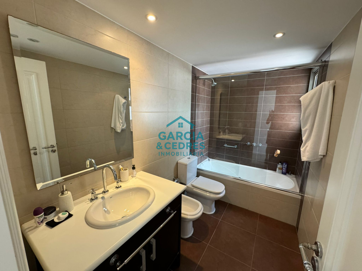 Apartamento ID.539 - Apartamento de 4 dormitorios en Torre Imperiale, Playa brava 